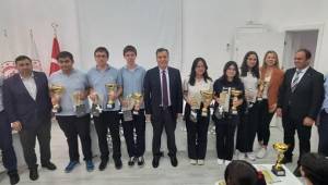 Turgutlu’da Gençlik Haftasında Satranç Turnuvası Düzenlendi