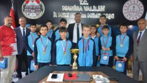 Türkiye Şampiyonu Öğrencilerden Müdür Uğurelli’ye Ziyaret