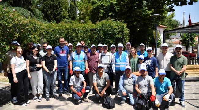 YUNUSEMRE’DE 2,5 TON ÇÖP TOPLANDI