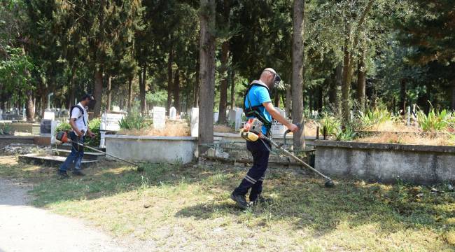 Manisa’da Mezarlıklar Bayrama Hazır