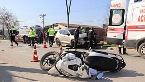 Turgutlu'da otomobil ile motosiklet çarpıştı, 2 yaralı