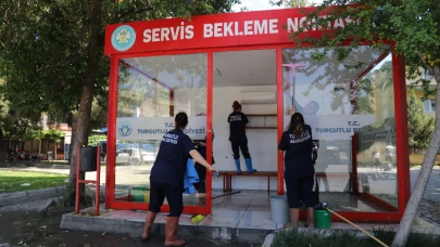 Turgutlu Belediyesi  Ekiplerinden Bahar Temizliği