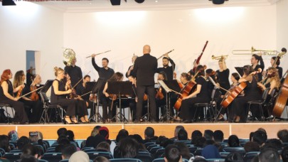 İzmir Devlet Senfoni Orkestrası’ndan Turgutlu Lisesi’nde Öğrencilere Konser
