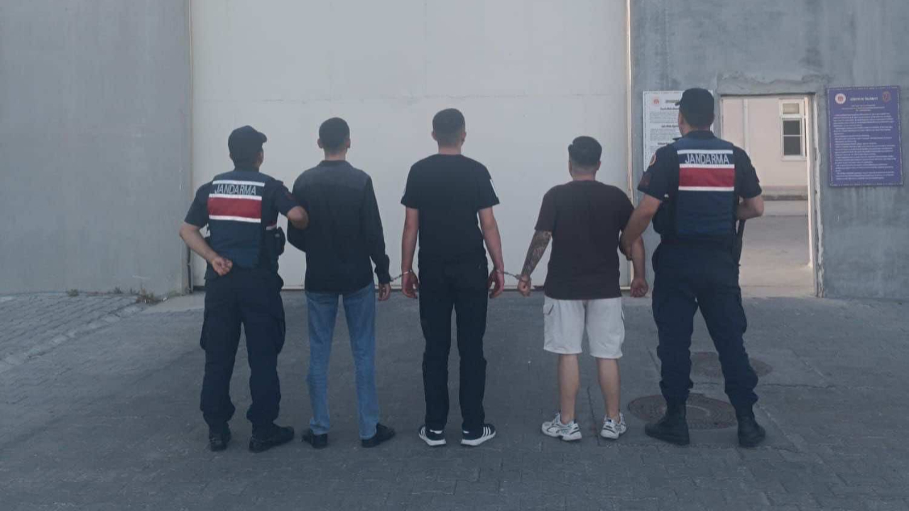 Ormanlık alana uyuşturucu saklayan şahıslar yakalandı