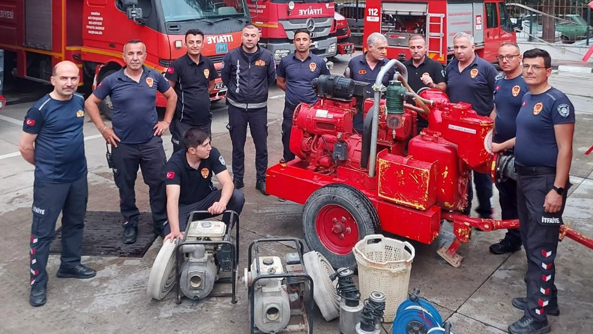 Büyükşehir ekipleri sağanak yağış ve fırtınaya karşı teyakkuzda