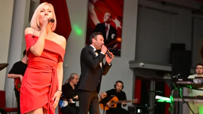 Büyükşehir Belediyesi Pop Orkestrası İlk Konserini Verdi