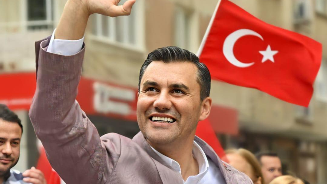 Manisa Ferdi Başkan'a ağlıyor
