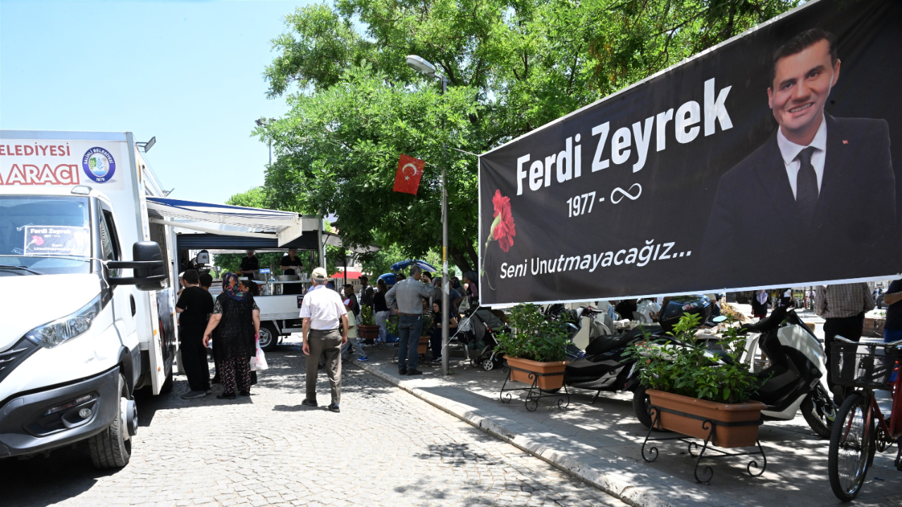 Salihli Belediyesinden Başkan Ferdi Zeyrek için lokma hayrı