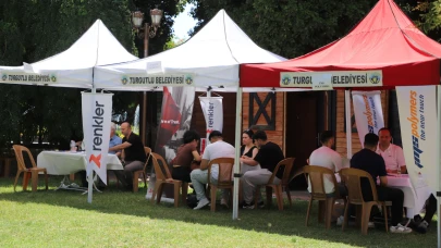 Kariyer Fuarı İş Arayanlarla İşverenleri Buluşturdu