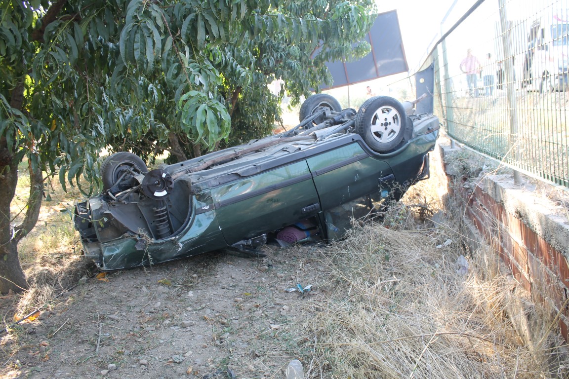 Takla Atan Araçtaki 3 Kişi Yaralandı