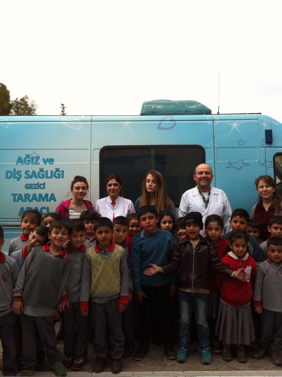 Mobil Araç İle öğrencilere Yerinde Muayyene