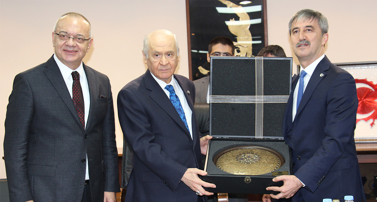 Bahçeli Turgutlu Belediyesini Ziyaret Etti