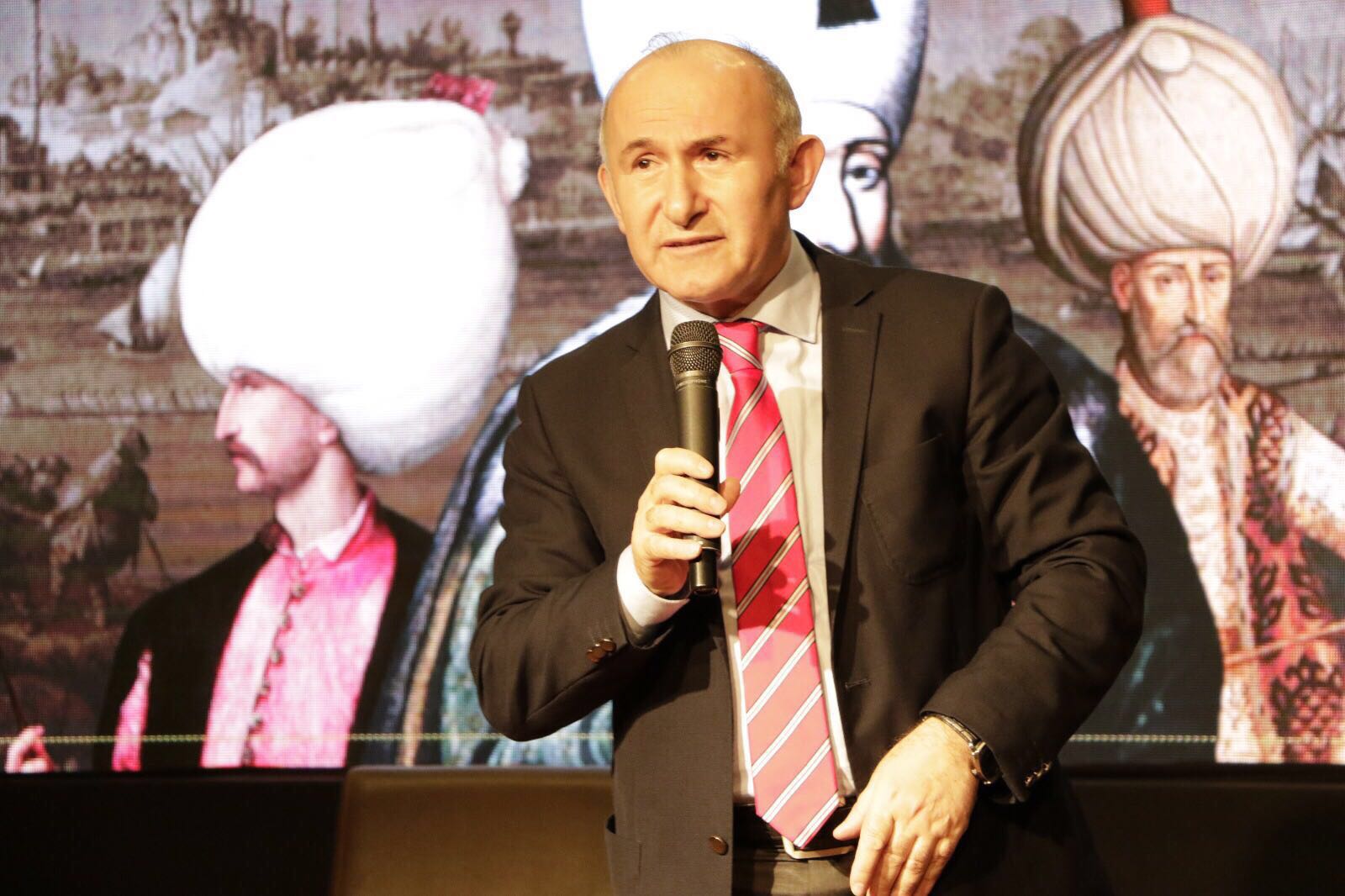 Kanuni Sultan Süleyman Konferansına Yoğun İlgi