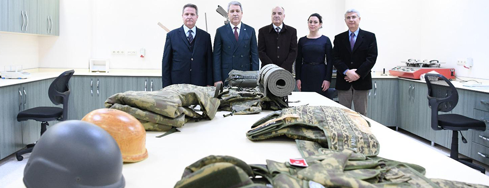 Mehmetçiğin Kıyafet Ve Teçhizat Analizleri Burada Yapılıyor
