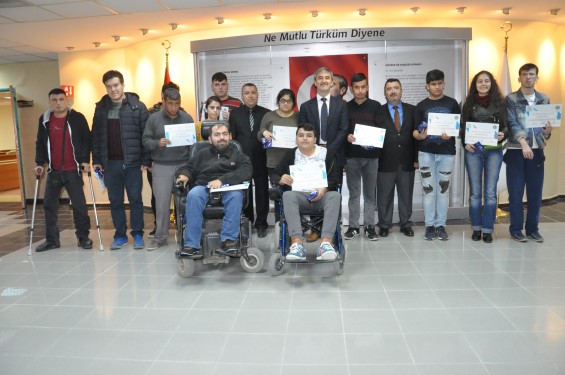 Engelleri Web İle Aşıyorlar