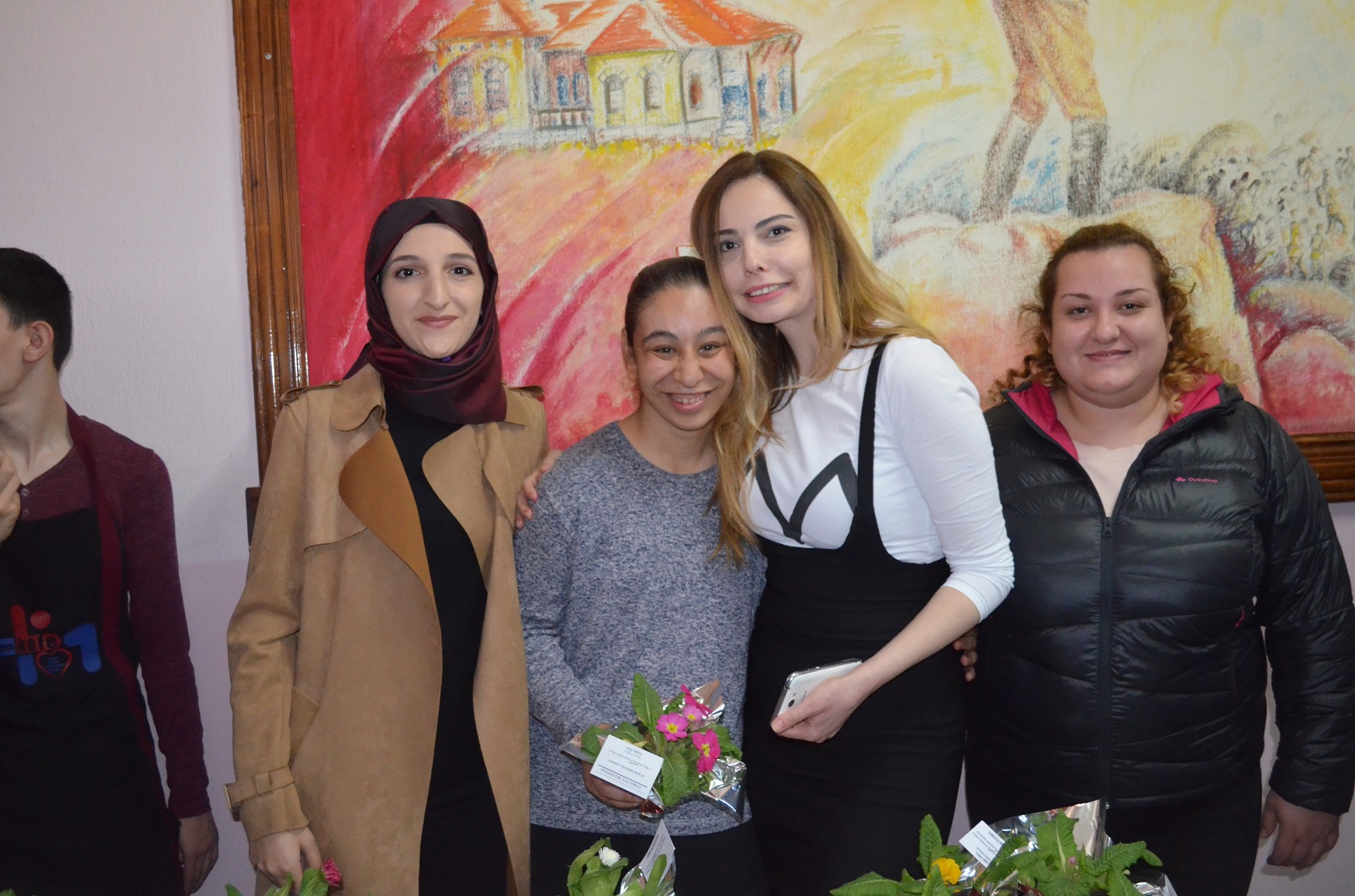 Elleri öpülesi Kadınları Unutmadılar