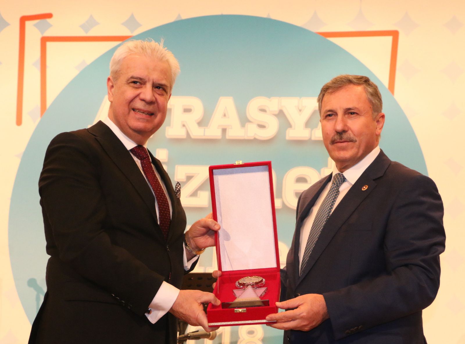 Selçuk özdağ’a Avrasya ödülü
