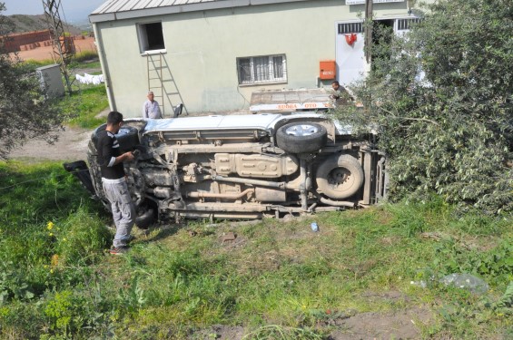Direksiyon Hakimiyetini Kaybetti şarampole Yuvarlandı