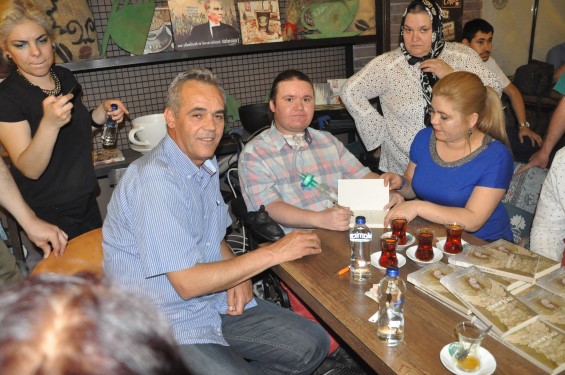 Chp'den Genç şaire Destek