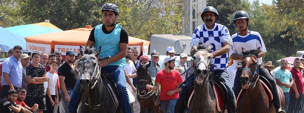 Geleneksel Rahvan At Yarışları Yapıldı