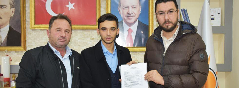 18 Yaşında Meclis üyeliğine Başvurdu
