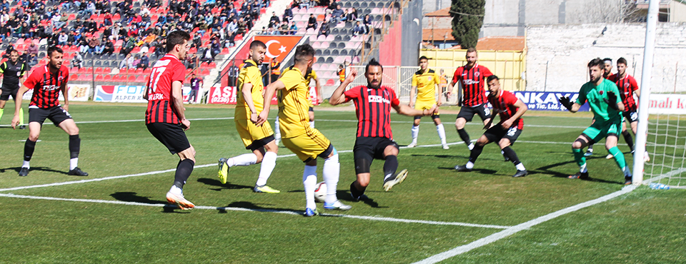 Turgutluspor Play Off Yarışında Yara Aldı