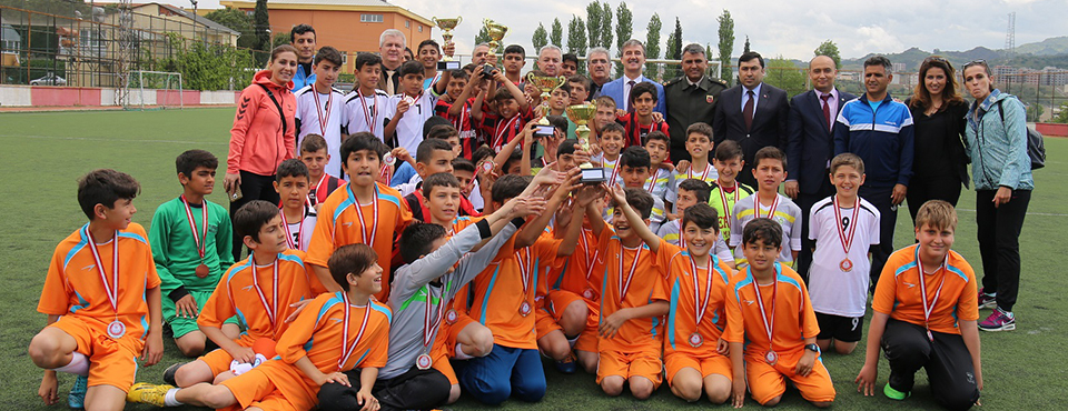 23 Nisan Futbol Turnuvasında ödüller Sahiplerini Buldu