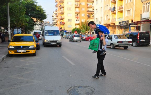 Engelli öğrencinin İmdadına özdağ Yetişti