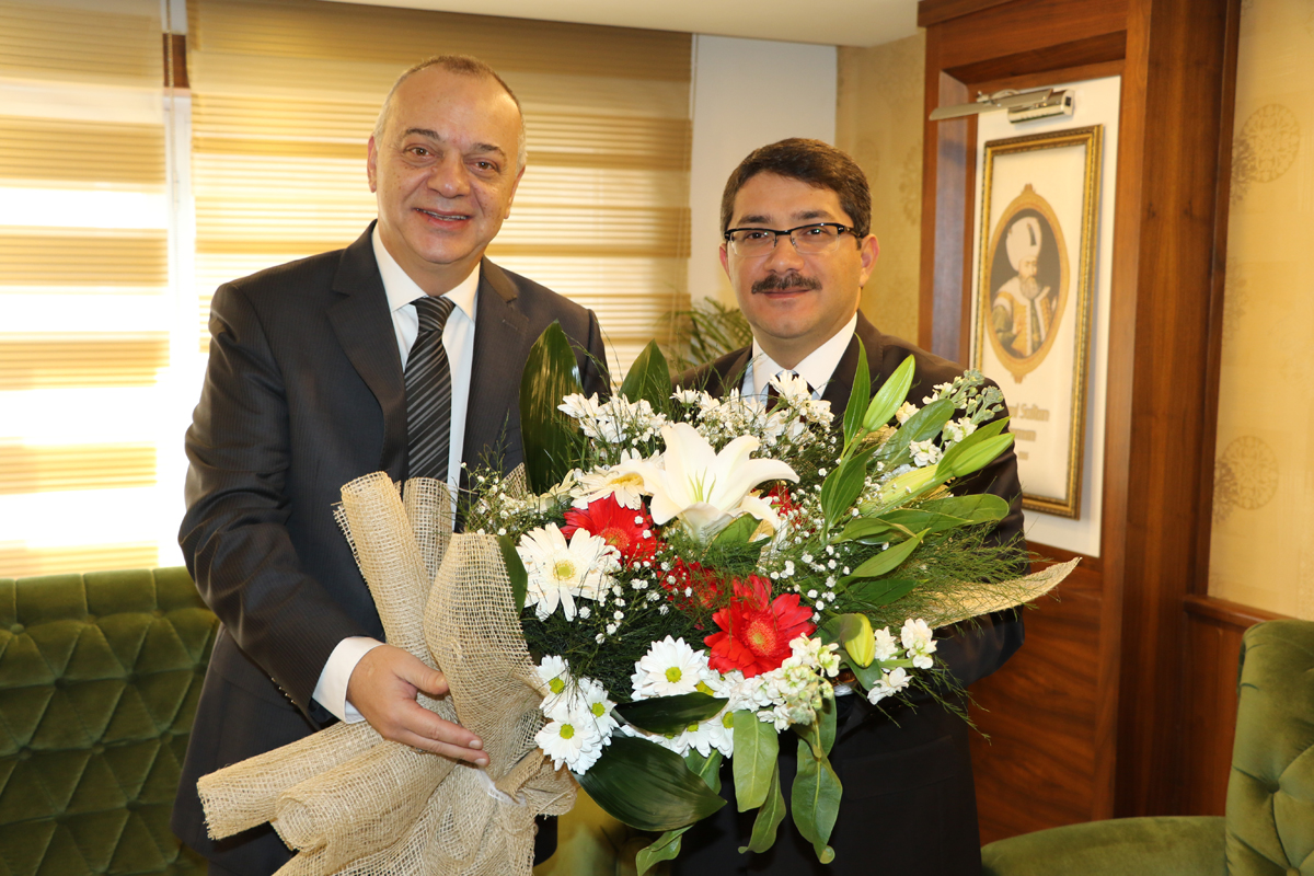 “halkımız Kavga Değil Hizmet Bekliyor”