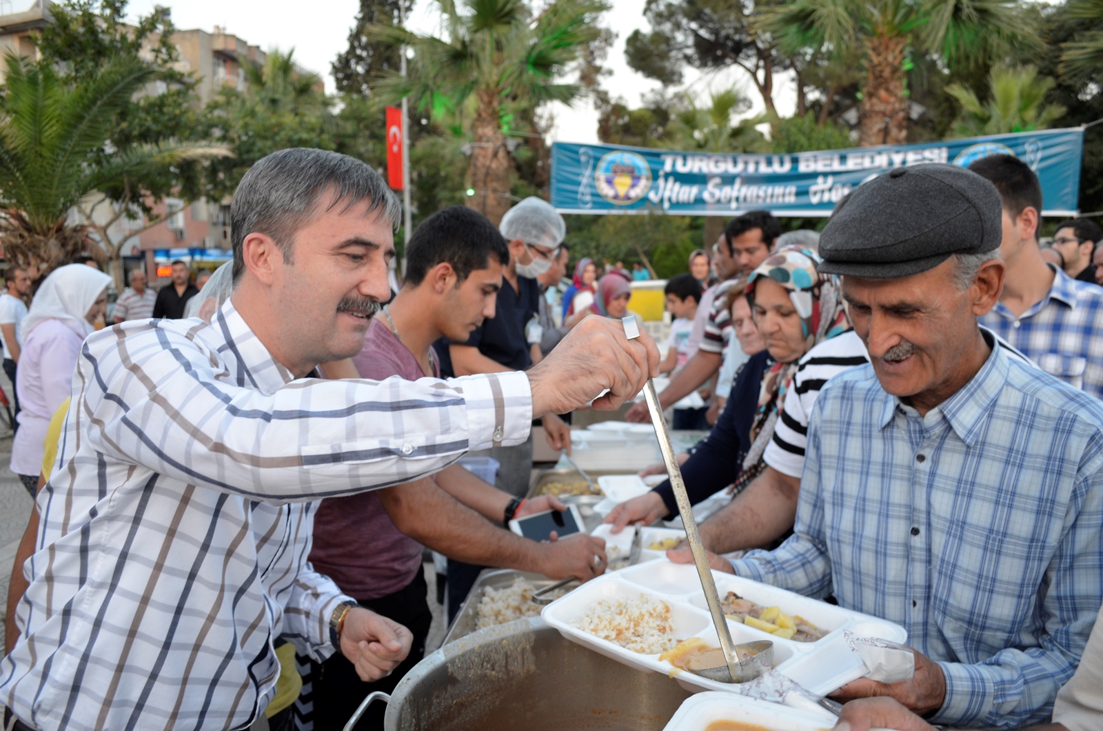 Binlerce Turgutlulu İftar'da Buluştu