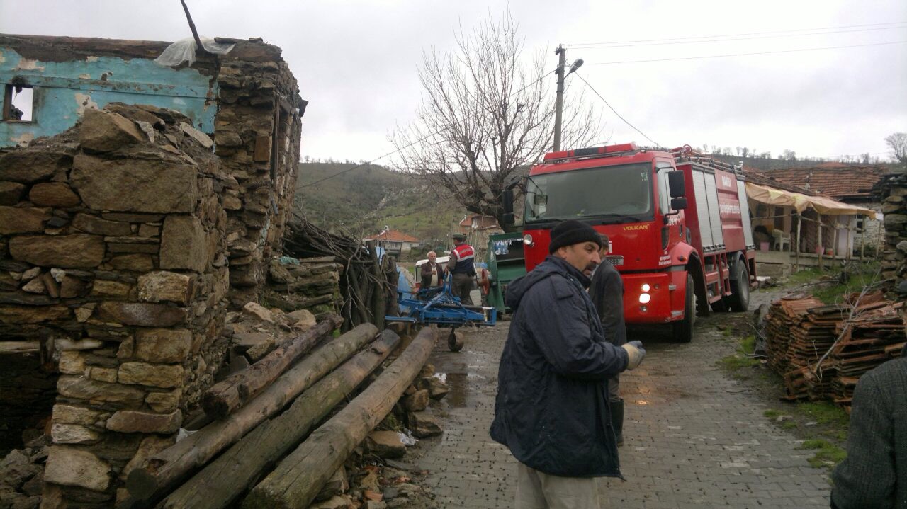 Büyükşehir Demirci’de Yardıma Koştu