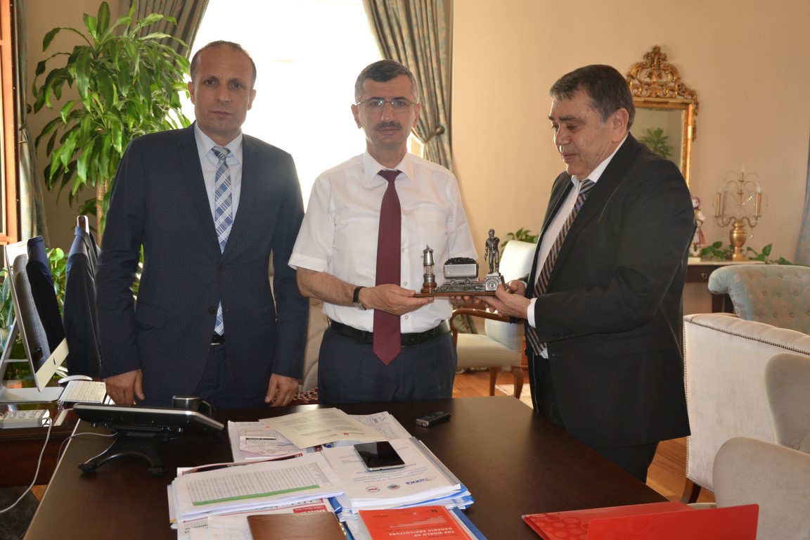Madenci Sendikası Vali Bektaş'ı Ziyaret Etti