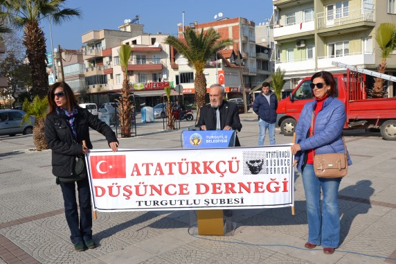Türk Kadınına Seçme Ve Seçilme Hakkının Verilmesi.