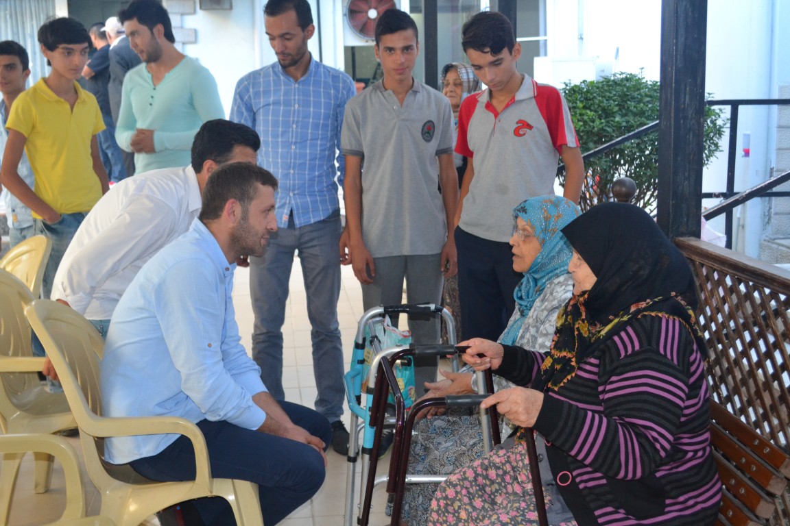 Ak Gençlerden Yaşlılara Ziyaret