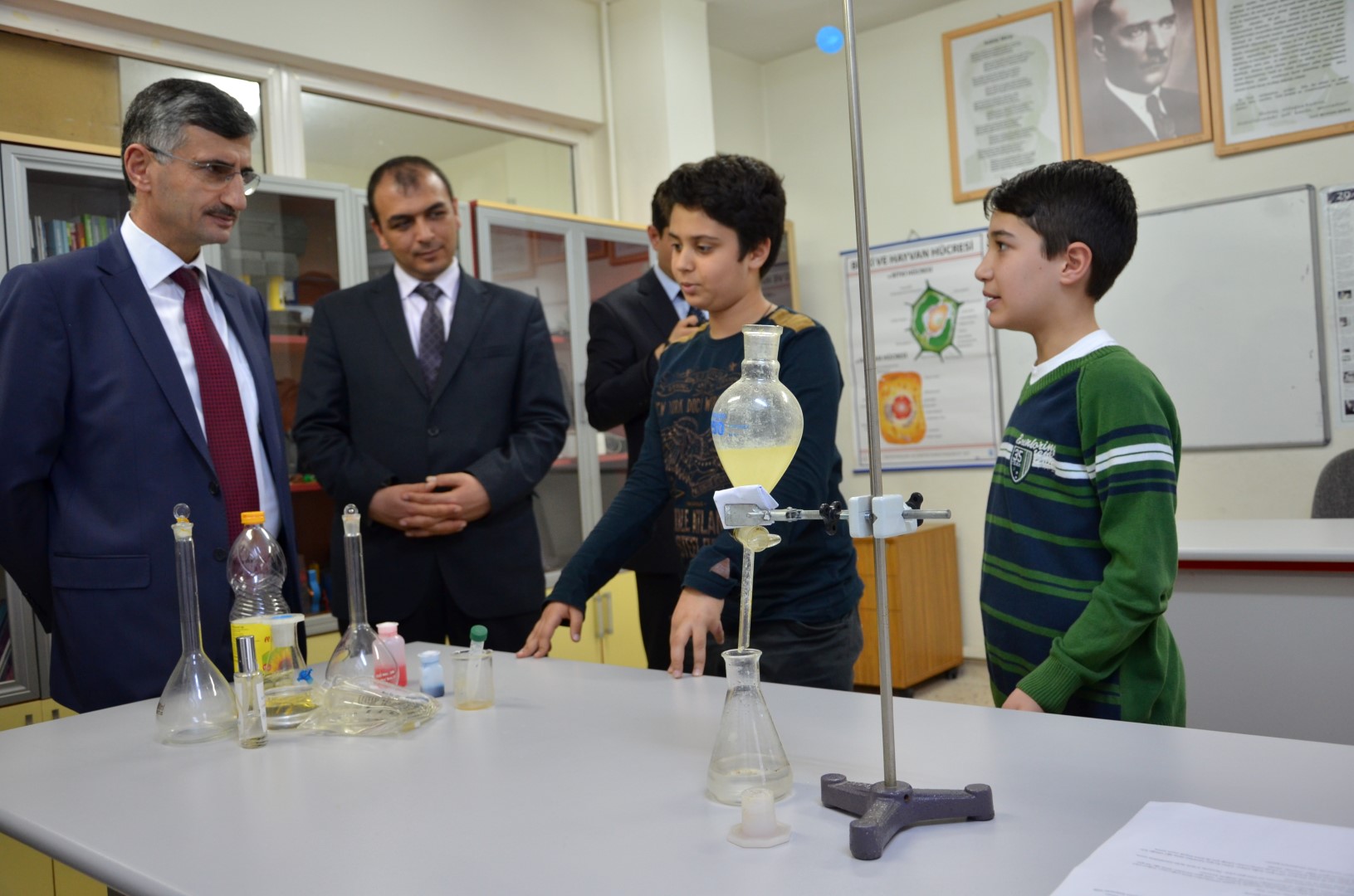 Vali Bektaş Manisa Bilim Ve Sanat Merkezi’ni Ziyaret Etti