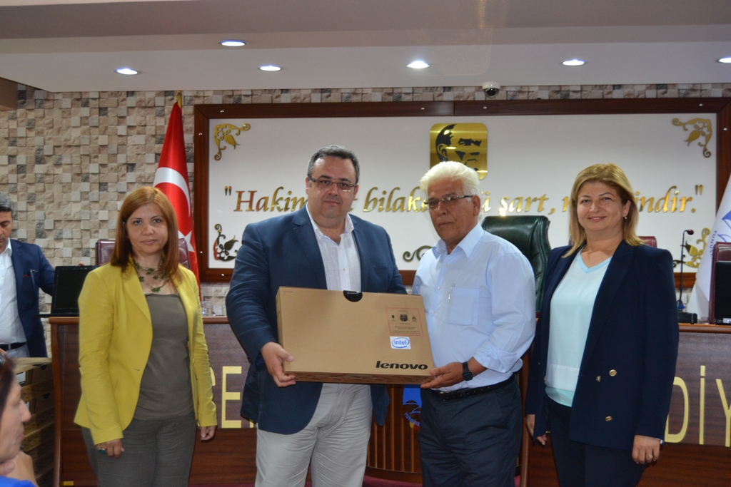 Yunusemre’de Bilgisayarsız Muhtar Kalmadı