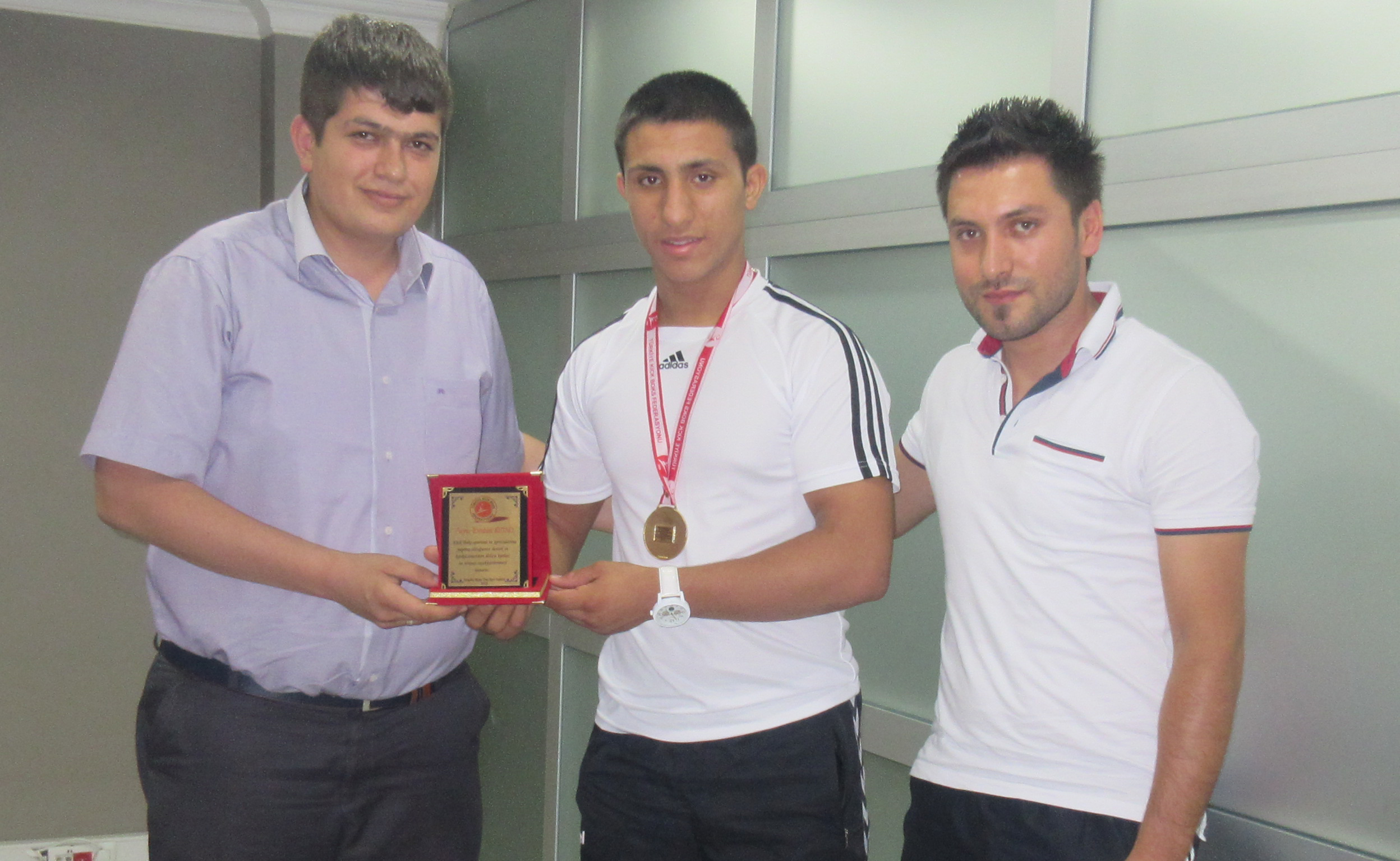 Büyükşehir'den Sporculara Destek!