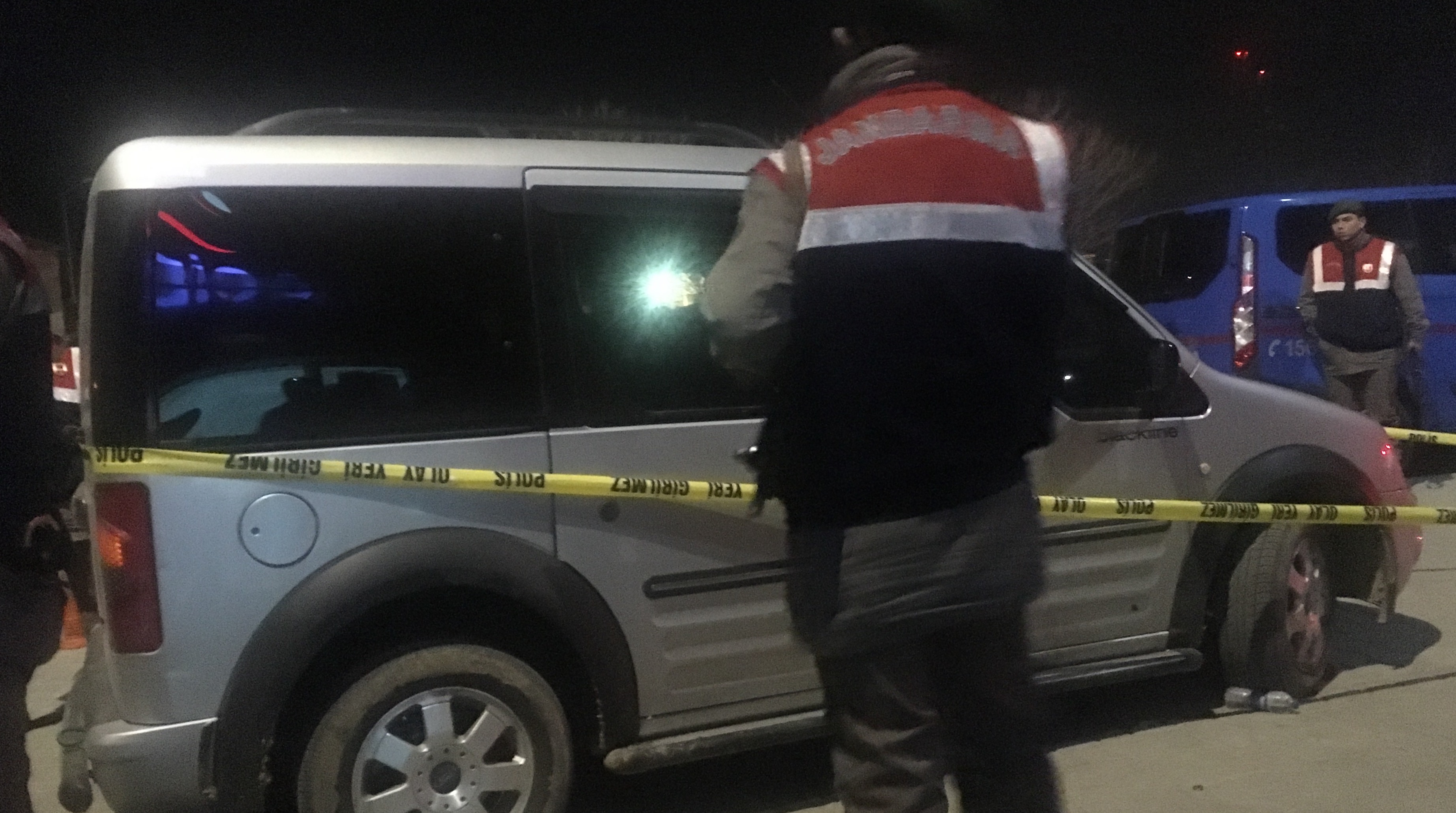 Otomobile Yaylım Ateşi 1'i Ağır 2 Yaralı