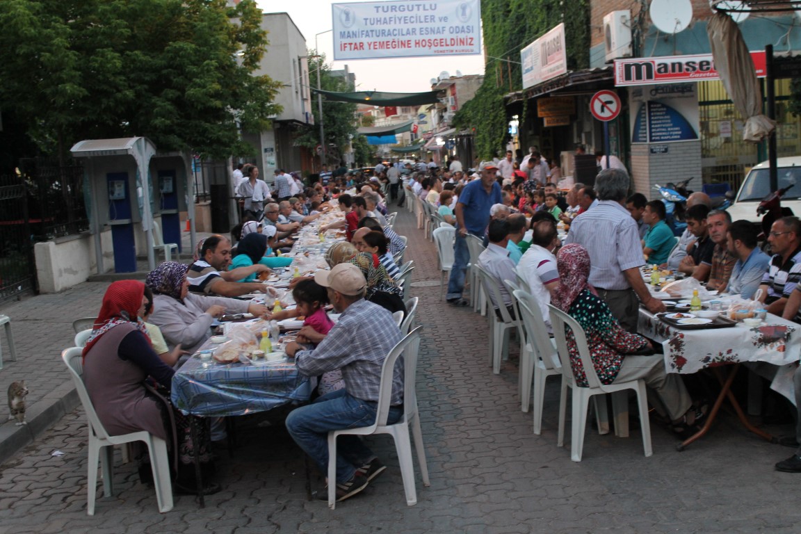 Turgutlu Esnafların İftarında Buluştu