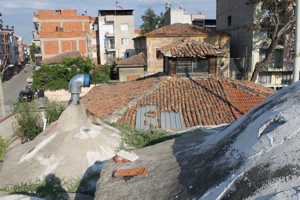 Tarihi Hamam İlgisizlikten Dökülüyor