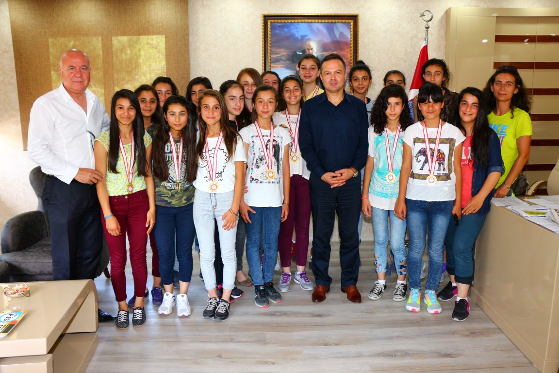 Başarılı Kızlardan Dumana Ziyaret
