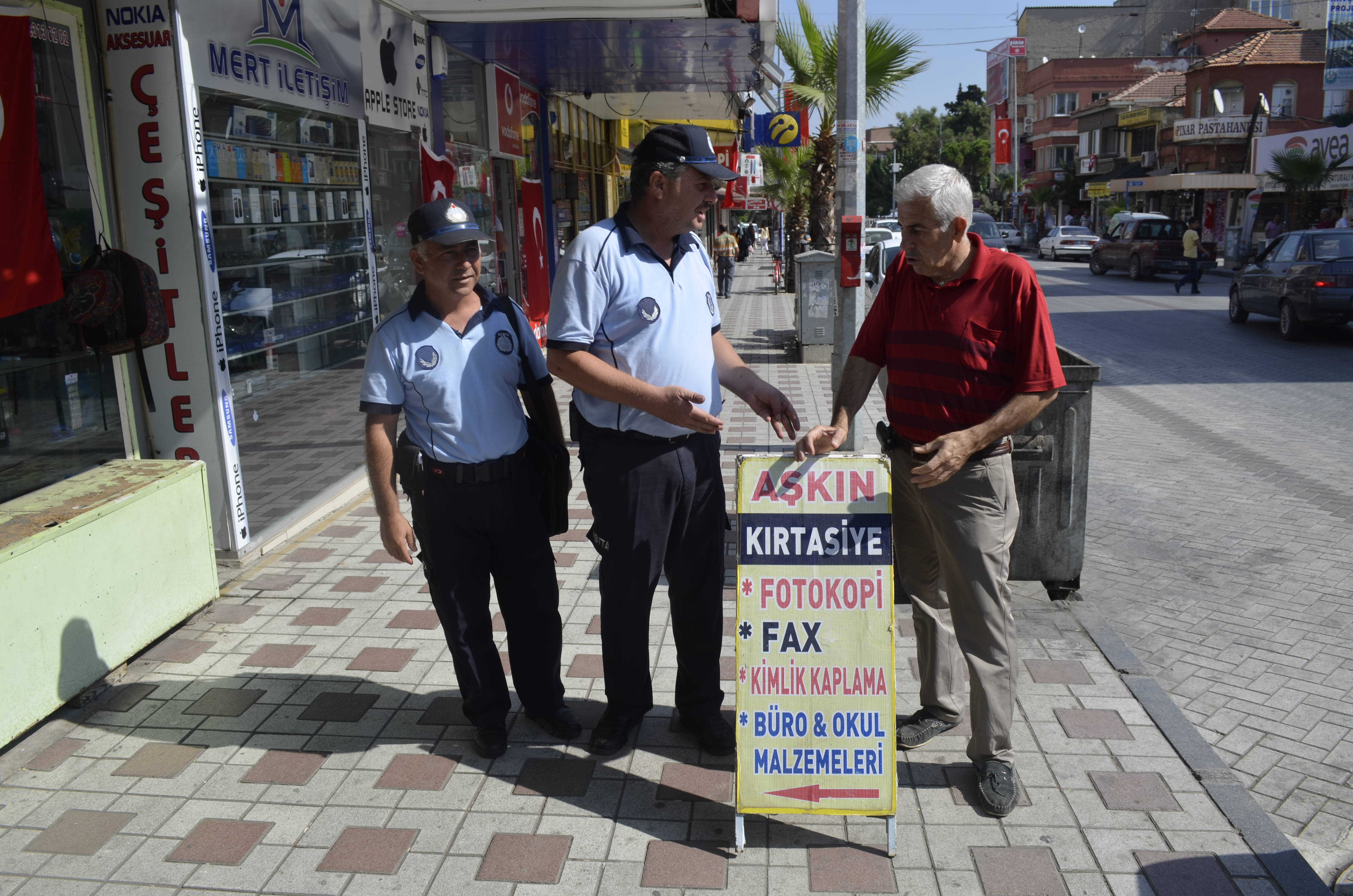Belediye Kaldırım İşgaline El Attı