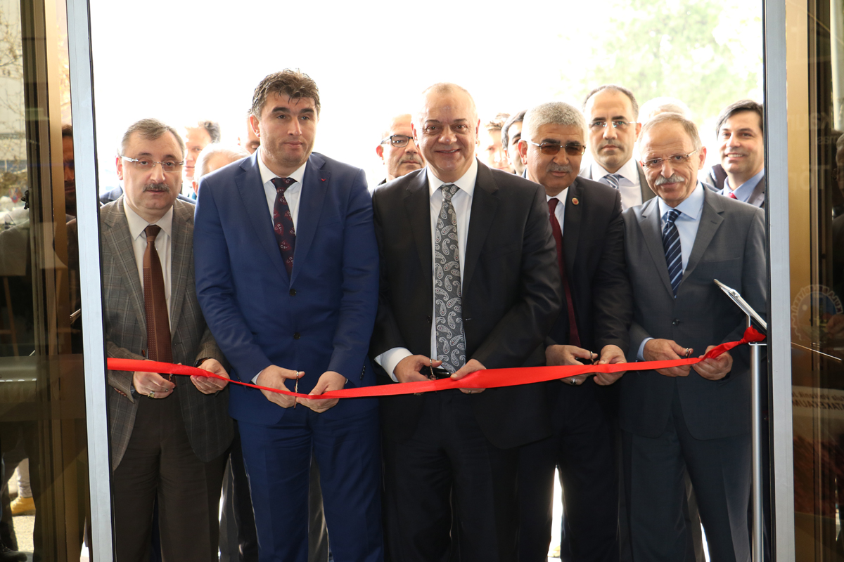 Kataketaumene’de Fotoğraflar Görücüye çıktı