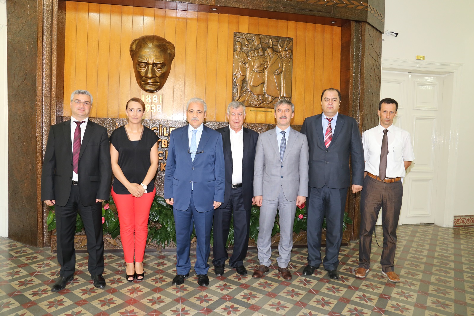 Osb Yönetim Kurulu’ndan Vali Güvençer’e Ziyaret
