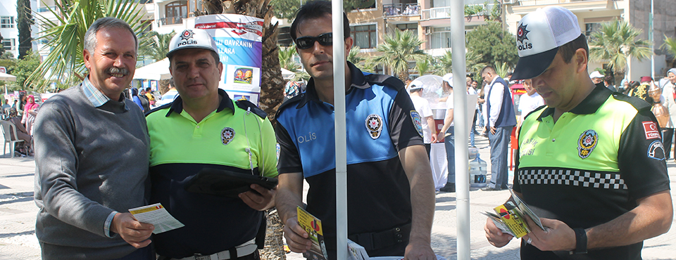 Vatandaşlar Trafik Konusunda Bilinçlendiriliyor