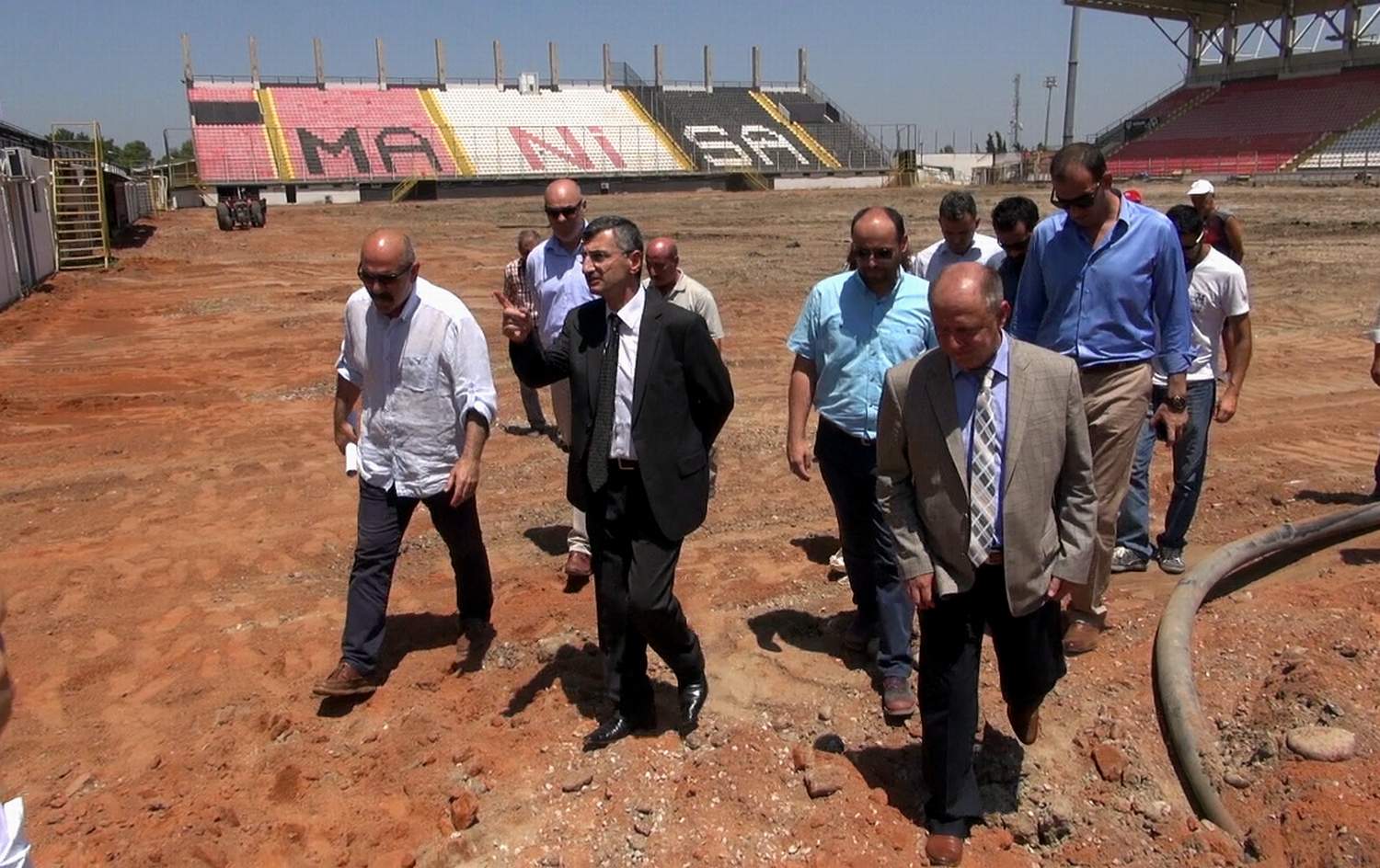 Vali Bektaş 19 Mayıs Stadyumu'nda İncelemelerde Bulundu