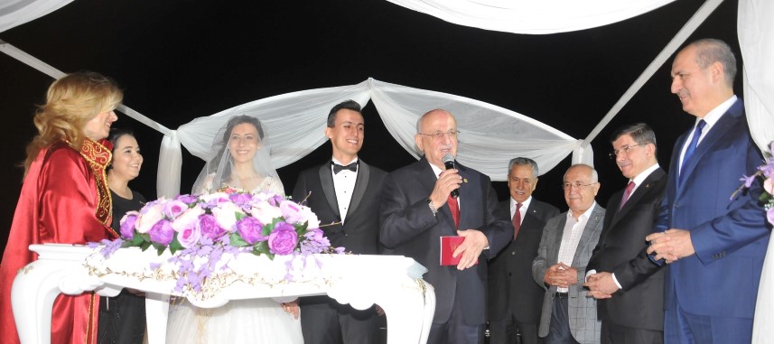 özdağ'ı Mutlu Gününde Yalnız Bırakmadılar