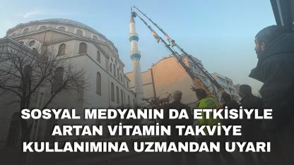 Turgutlu’da hasar gören cami minaresi vinçle düzeltildi