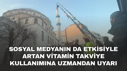 Turgutlu’da hasar gören cami minaresi vinçle düzeltildi