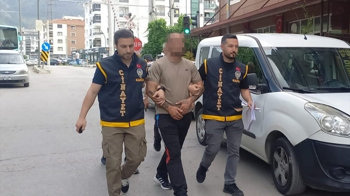 MANİSA’DA 13 ARACA ZARAR VEREN ŞAHIS HASTANEYE YATIRILDI